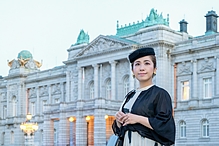 浜松市やらまいか大使スーパーモデル歌手ERIKO宮殿前で撮影①